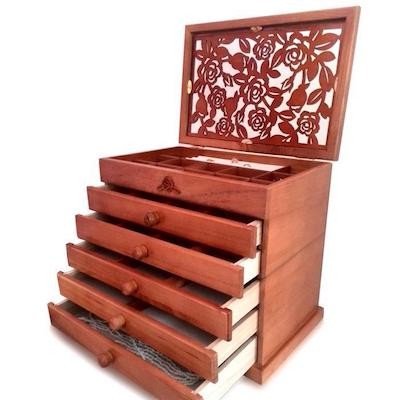 Wood evening garden A clover solid wood jewelry box Wooden jewelry boxes jewelry display shelf A birthday present