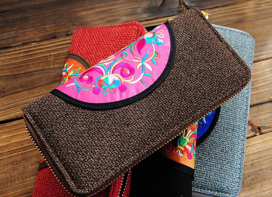 2015 the latest head layer cowhide fashion handbags leisure BaoMinZu ms hand embroidery wind handbags big envelope bag
